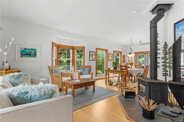 1351 Sea Lovers LN, Gabriola Island, BC V0R 1X5