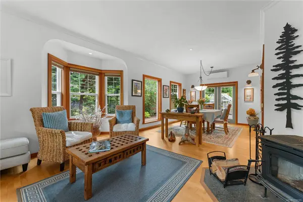 1351 Sea Lovers LN, Gabriola Island, BC V0R 1X5