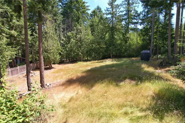 1108 Pat Burns Ave, Gabriola Island, BC V0R 1X3