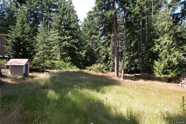 1108 Pat Burns Ave, Gabriola Island, BC V0R 1X3