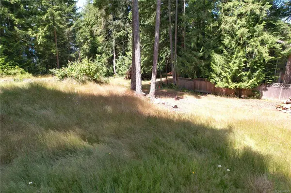 1108 Pat Burns Ave, Gabriola Island, BC V0R 1X3