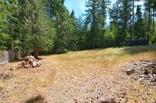 1108 Pat Burns Ave, Gabriola Island, BC V0R 1X3