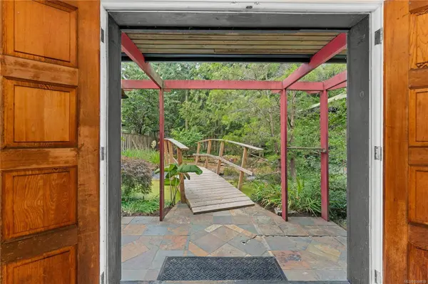 395 Lyngail Pl, Gabriola Island, BC V0R 1X1
