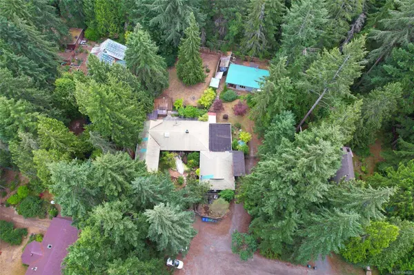 395 Lyngail Pl, Gabriola Island, BC V0R 1X1