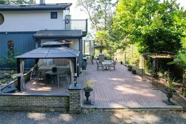 1059 Pat Burns Ave, Gabriola Island, BC V0R 1X2