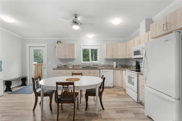 1040 Conville Rd, Gabriola Island, BC V0R 1X2