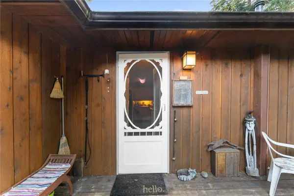 3275 South Rd, Gabriola Island, BC V0R 1X7
