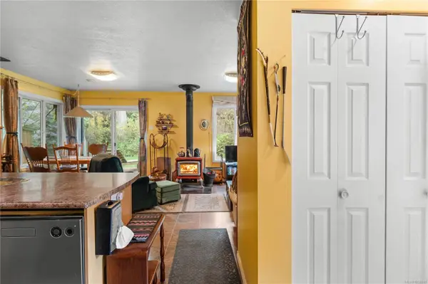 3275 South Rd, Gabriola Island, BC V0R 1X7