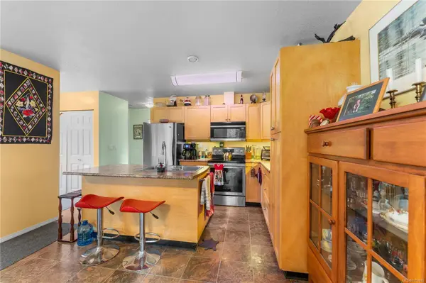 3275 South Rd, Gabriola Island, BC V0R 1X7