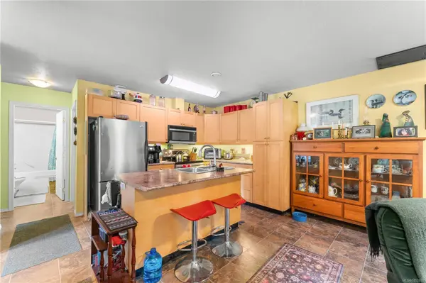 3275 South Rd, Gabriola Island, BC V0R 1X7