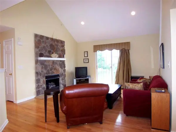 1316 Overhill St, Westfield Town, NJ 07090