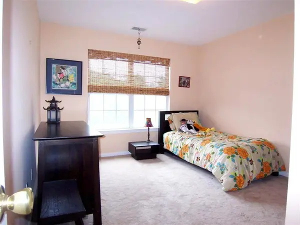 1316 Overhill St, Westfield Town, NJ 07090