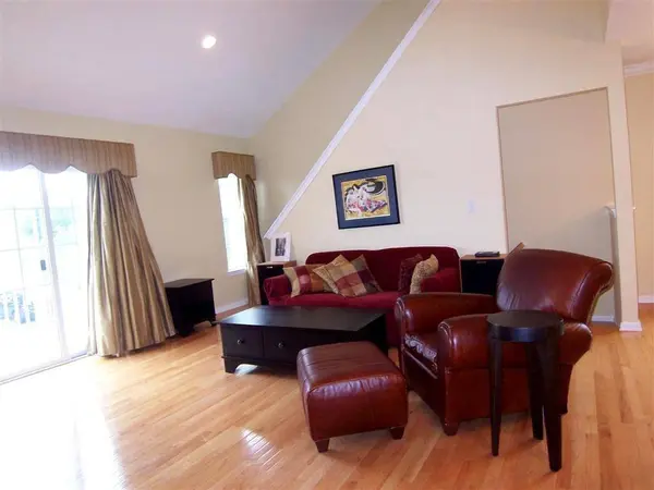 1316 Overhill St, Westfield Town, NJ 07090