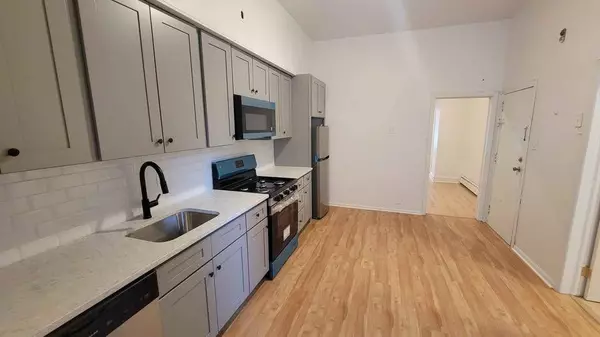 262 SUMMIT AVE, Jc Journal Square, NJ 07306