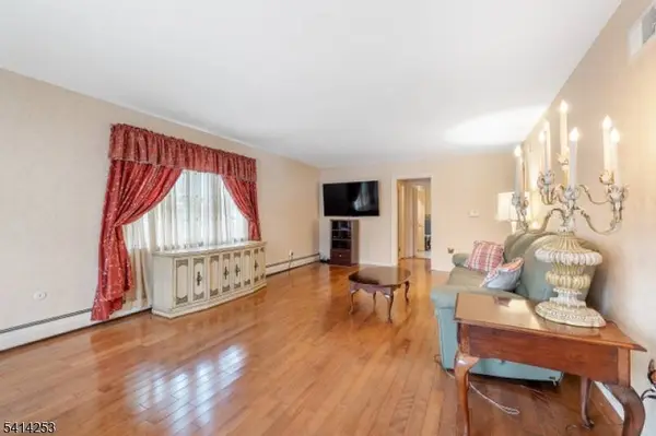 403 Roberts Ln, Scotch Plains Twp., NJ 07076