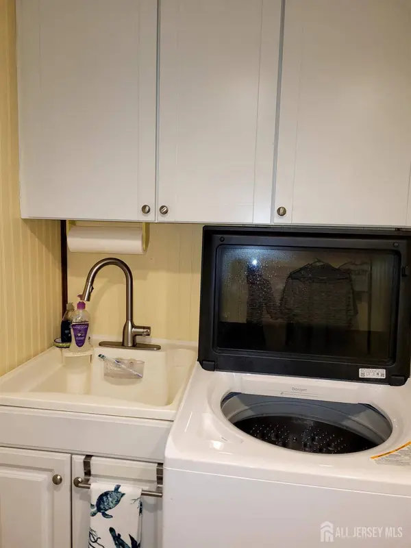 62 Pinho AVE, Carteret, NJ 07008