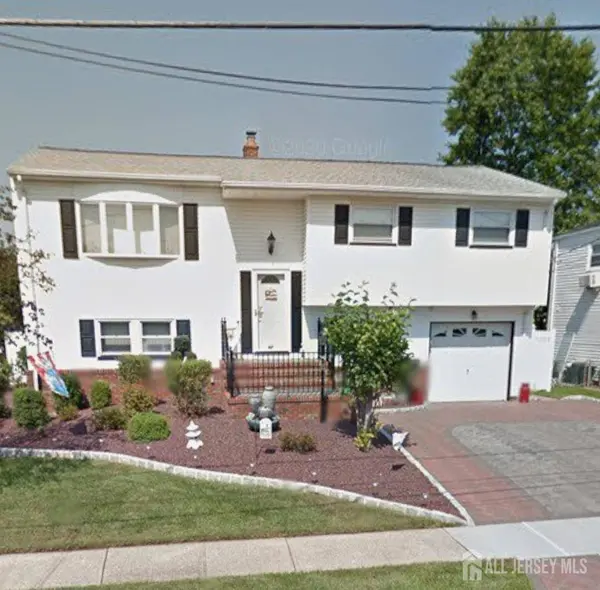 62 Pinho AVE, Carteret, NJ 07008