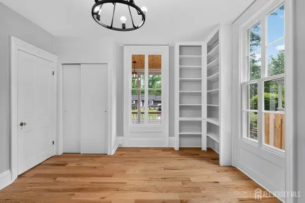 23 Amwell RD, Millstone, NJ 08844