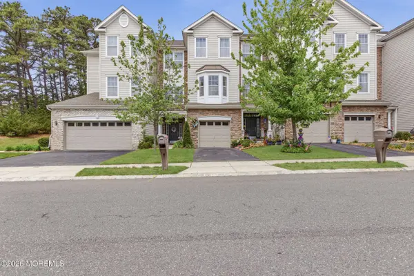 346 Hawthorne Lane