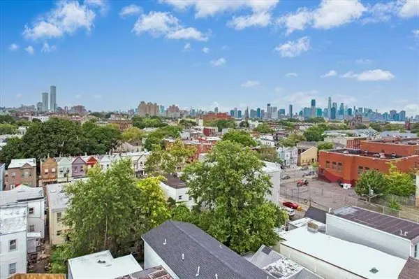 108 OAK ST  #2, Jc Bergen-lafayett, NJ 07305