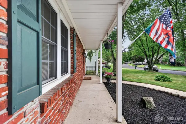 100 Coachman DR, Florence, NJ 08505