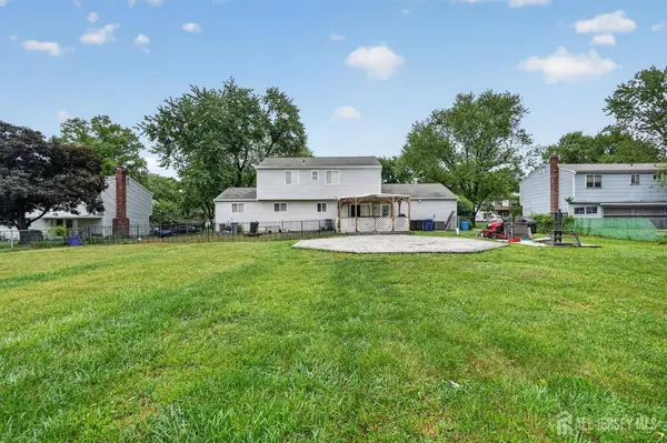 100 Coachman DR, Florence, NJ 08505