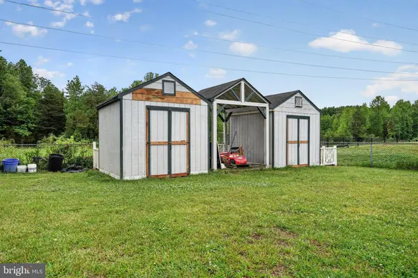 100 COACHMAN DR, Bordentown, NJ 08505