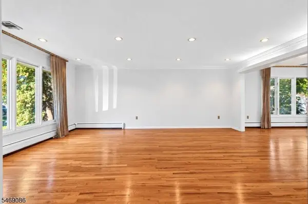 832 Creslyn Ct