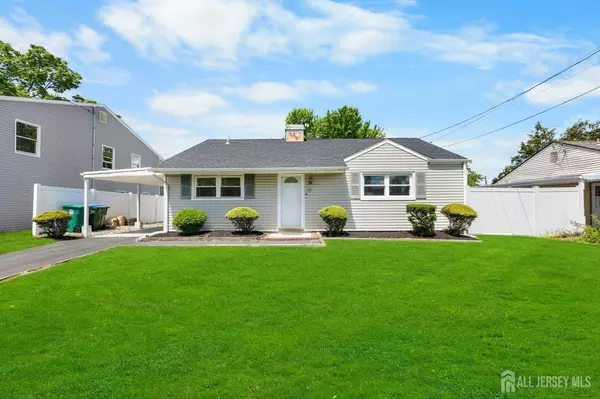 15 Winthrop RD, Edison, NJ 08817