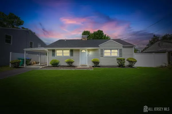 15 Winthrop RD, Edison, NJ 08817