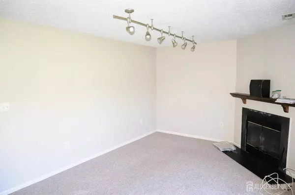 62 Colleen CT, South Brunswick, NJ 08824