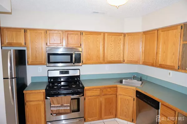 62 Colleen CT, South Brunswick, NJ 08824