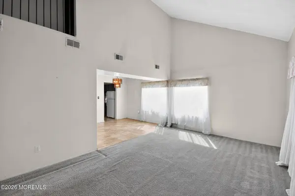 3 Scenic Lane, Matawan, NJ 07747
