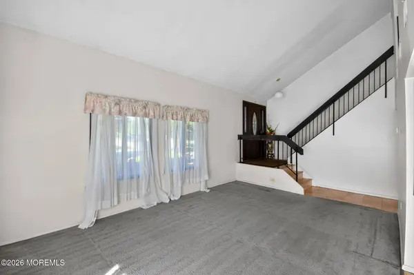 3 Scenic Lane, Matawan, NJ 07747