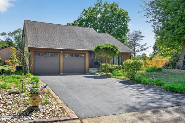 3 Scenic Lane, Matawan, NJ 07747