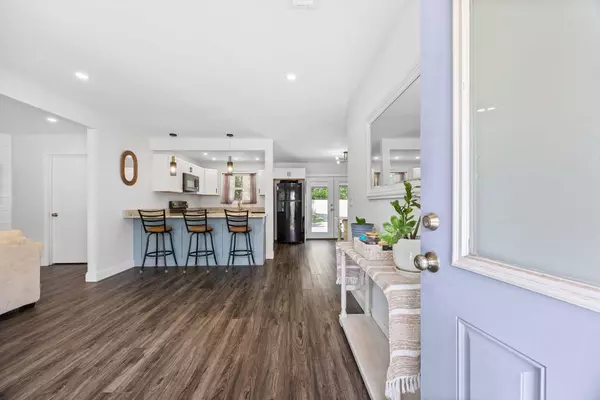 8767 Auburn Dr, North Charleston, SC 29406