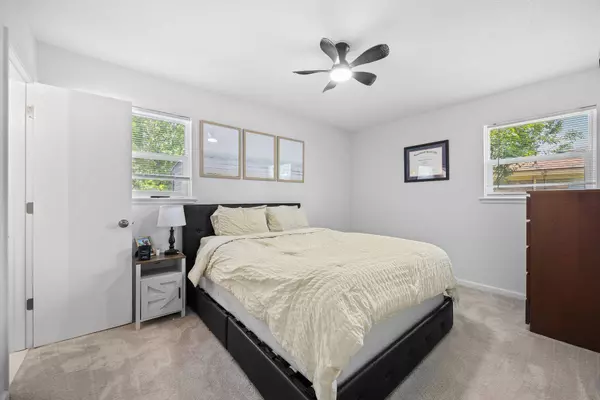 8767 Auburn Dr, North Charleston, SC 29406