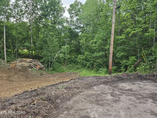 7300 Hardy LN, Knoxville, TN 37924