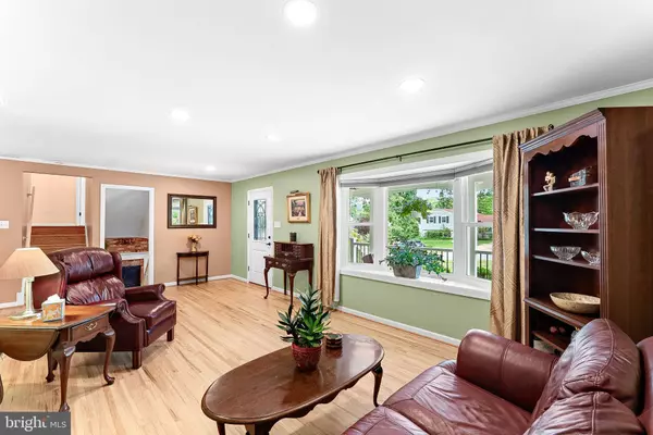 9305 ASHMEADE DR, Fairfax, VA 22032