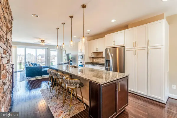 20401 CODMAN DR, Ashburn, VA 20147