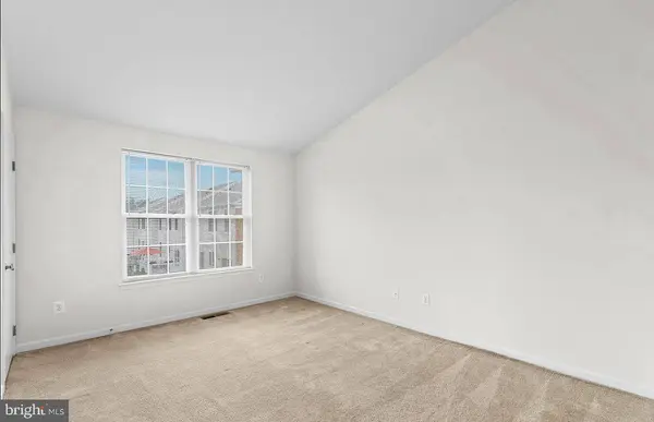 42814 EGGLESTON TER, Chantilly, VA 20152
