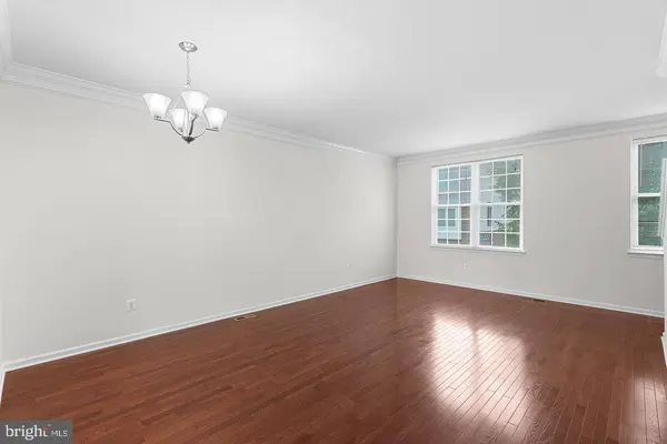 42814 EGGLESTON TER, Chantilly, VA 20152