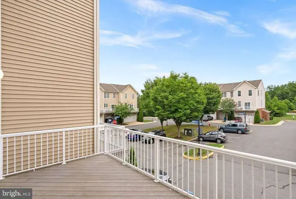 42814 EGGLESTON TER, Chantilly, VA 20152
