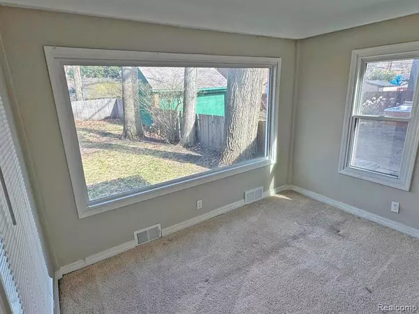 20179 CANTERBURY Road, Detroit, MI 48221