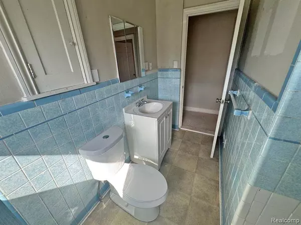 20179 CANTERBURY Road, Detroit, MI 48221