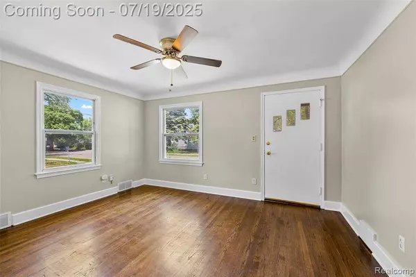 23385 Powell Avenue, Hazel Park, MI 48030