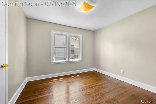 23385 Powell Avenue, Hazel Park, MI 48030