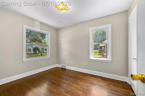 23385 Powell Avenue, Hazel Park, MI 48030