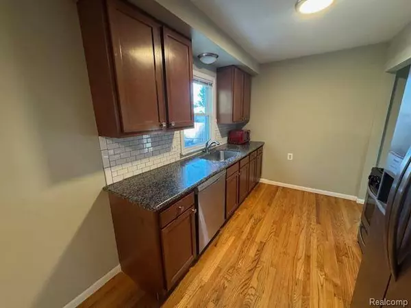 1211 AMELIA Avenue, Royal Oak, MI 48073