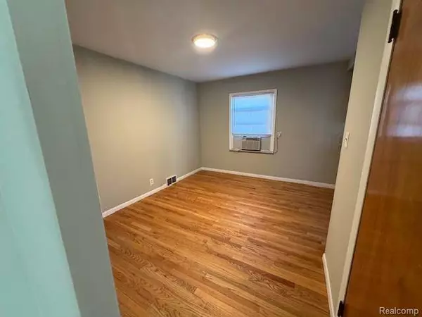 1211 AMELIA Avenue, Royal Oak, MI 48073